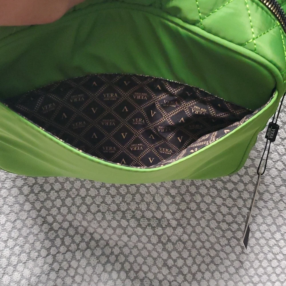 Vera New York Green Quilted Crossbody Bag - Picture 7 of 12